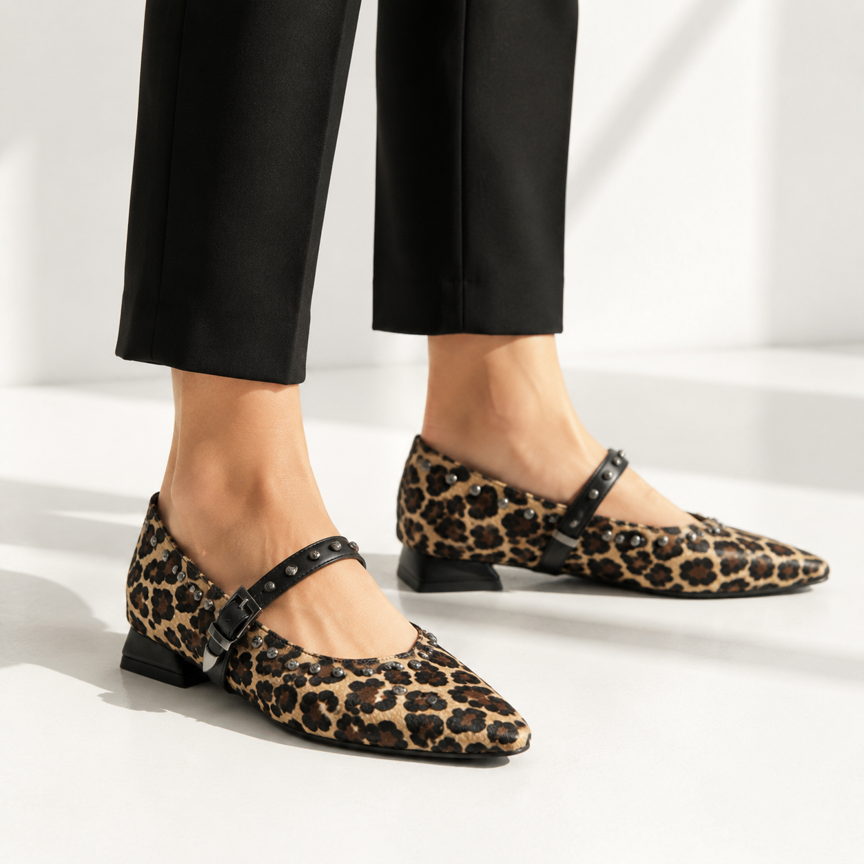Mercedita Azarey Leopardo Tachas - Imagen 2