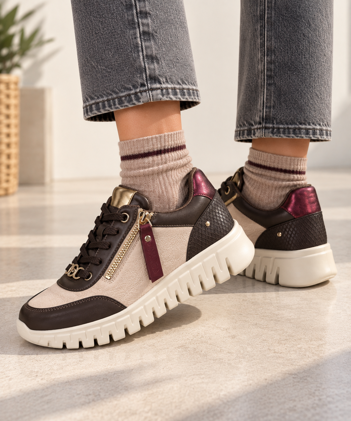 Zapatilla Carmela Beige/Marrón - Imagen 4
