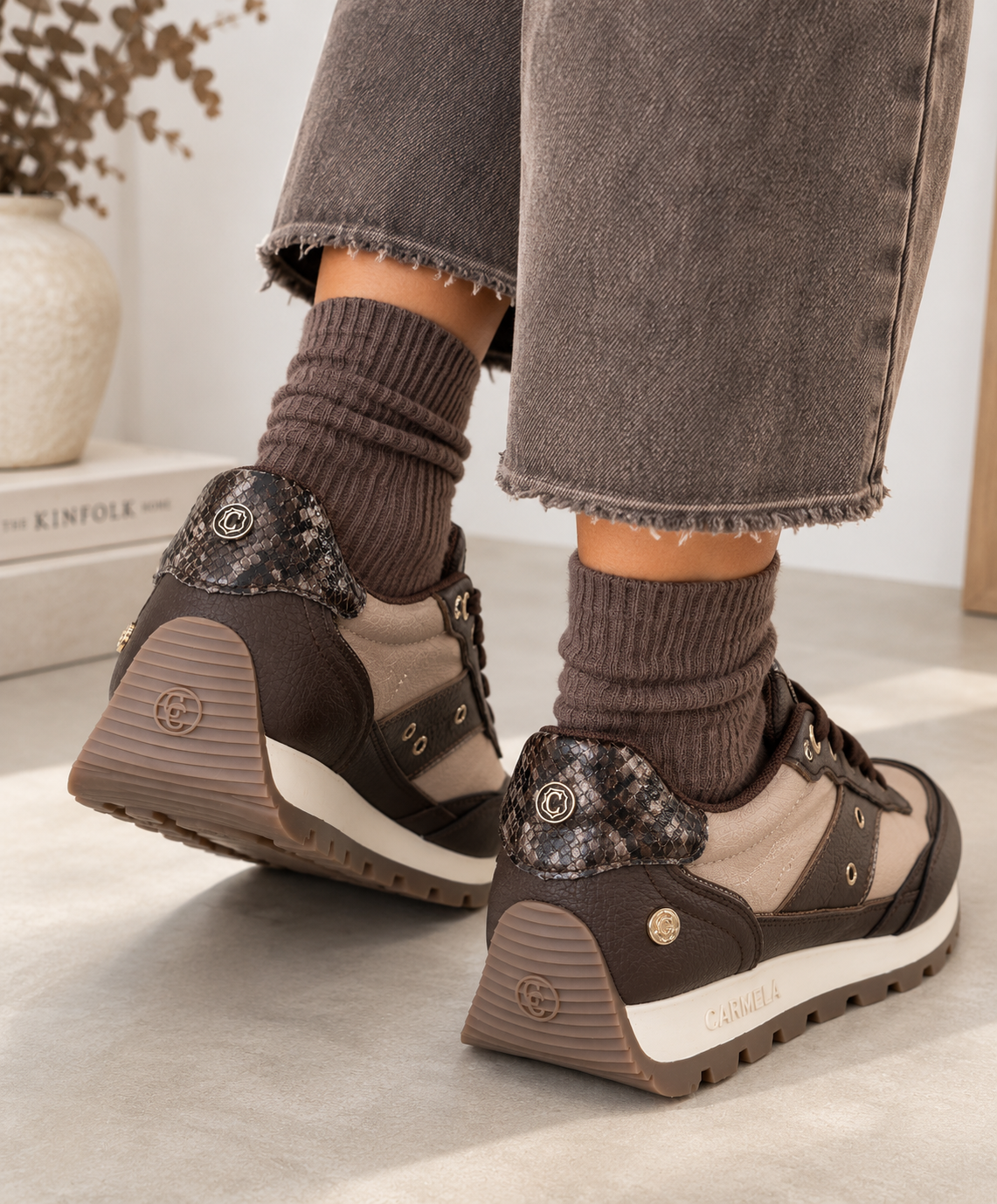 Zapatilla Carmela Marrón - Imagen 4