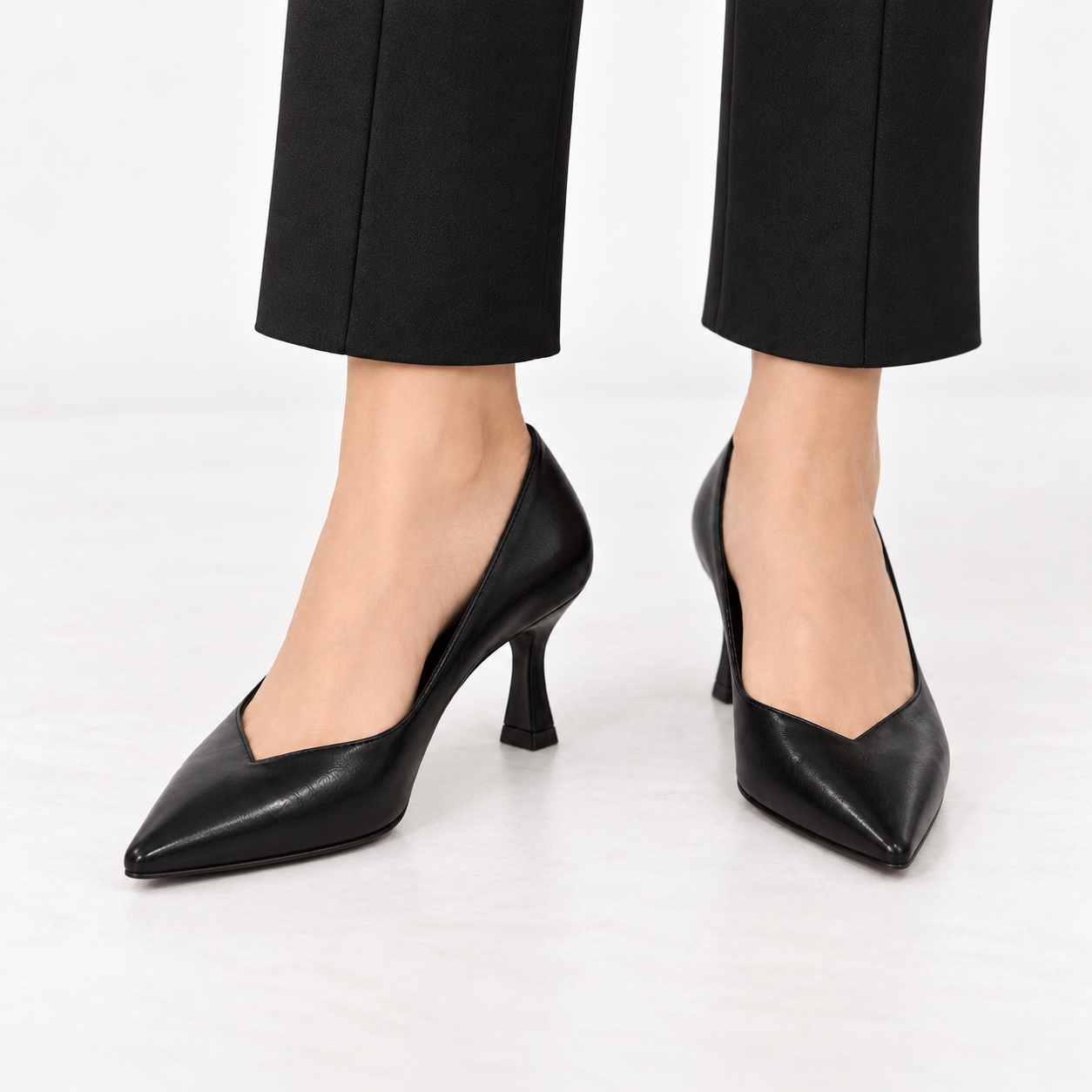 Zapato Daniela Vega Salón Negro - Imagen 2